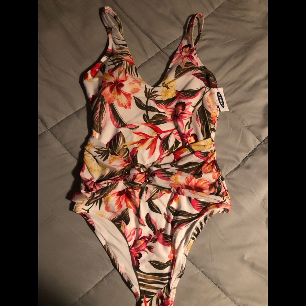 Women’s bathing suit